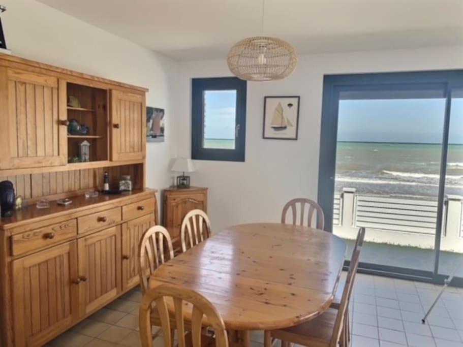 Villa De La Plage, Front De Mer, Juno Beach Bernières-sur-Mer Eksteriør billede