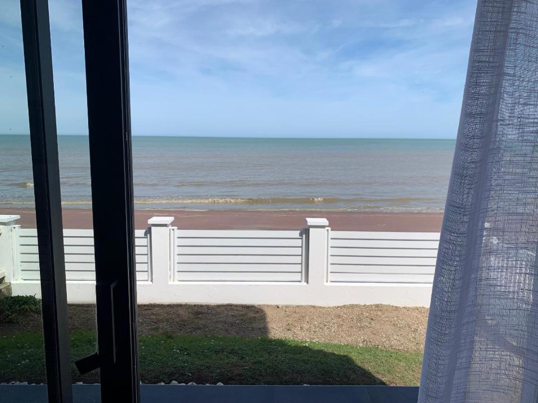 Villa De La Plage, Front De Mer, Juno Beach Bernières-sur-Mer Eksteriør billede