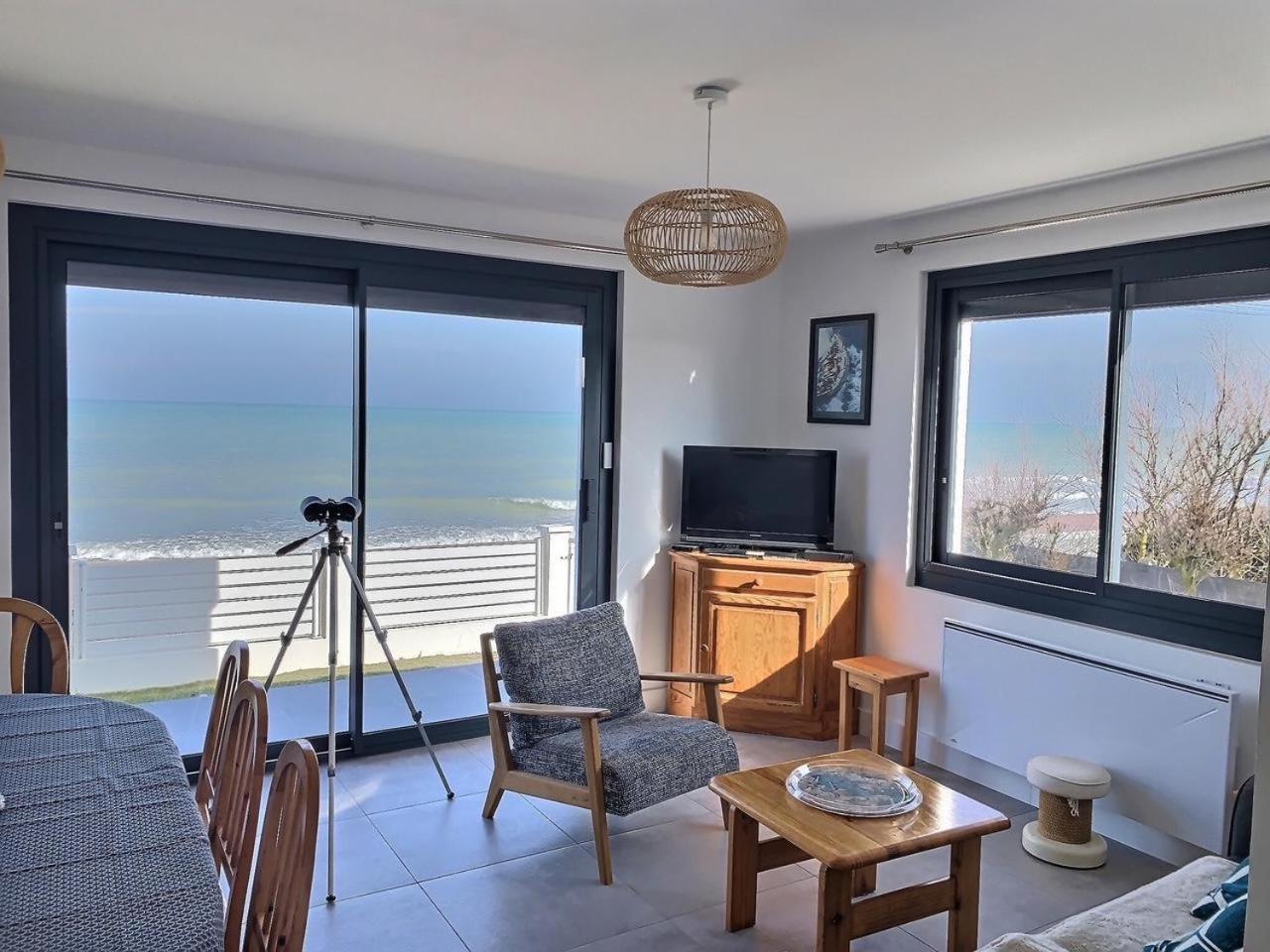 Villa De La Plage, Front De Mer, Juno Beach Bernières-sur-Mer Eksteriør billede