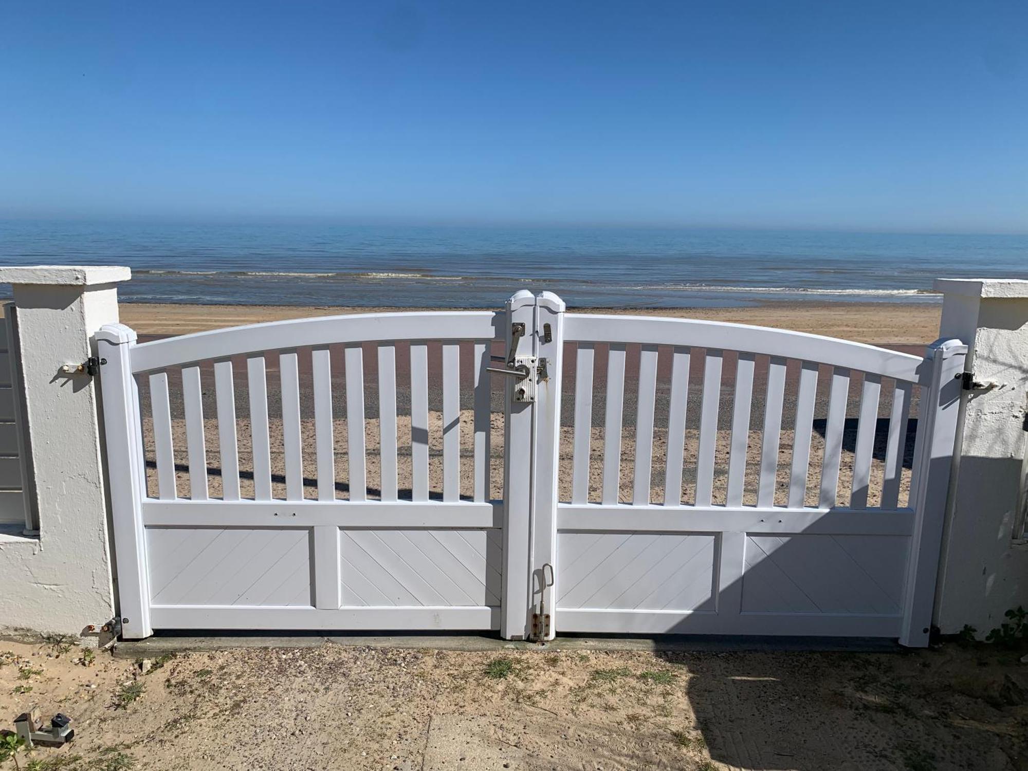 Villa De La Plage, Front De Mer, Juno Beach Bernières-sur-Mer Eksteriør billede